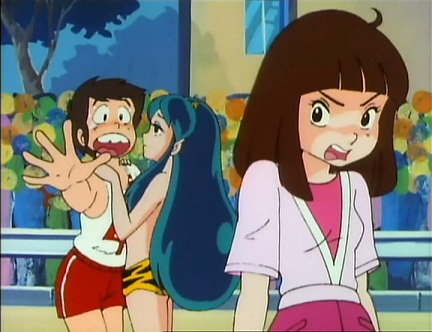 Ataru versucht Shinobu zu erklären, dass es ein Missverständnis sei